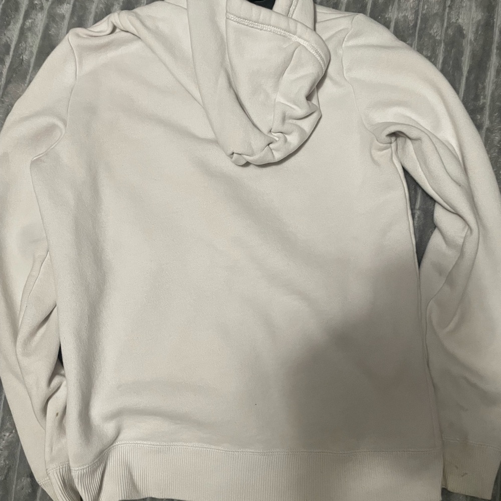 Hollister Cream Women's Sweater